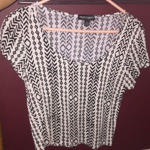 🎀 B&W crop top 🎀